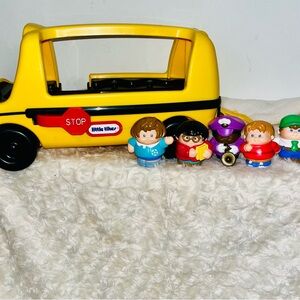 Vintage 2002 Little Tikes Toddle
Tots Yellow SCHOOL BUS #0813 w 5
Figures/Toy